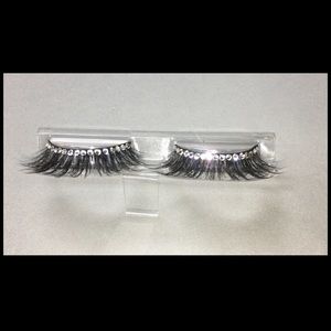 Hand-Set SWAROVSKI CRYSTAL Synthetic Eyelashes